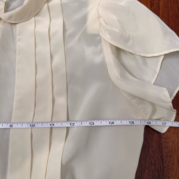 Vintage 50s ivory-cream feminine pleated button back blouse. Peter Pan collar - Picture 13 of 14